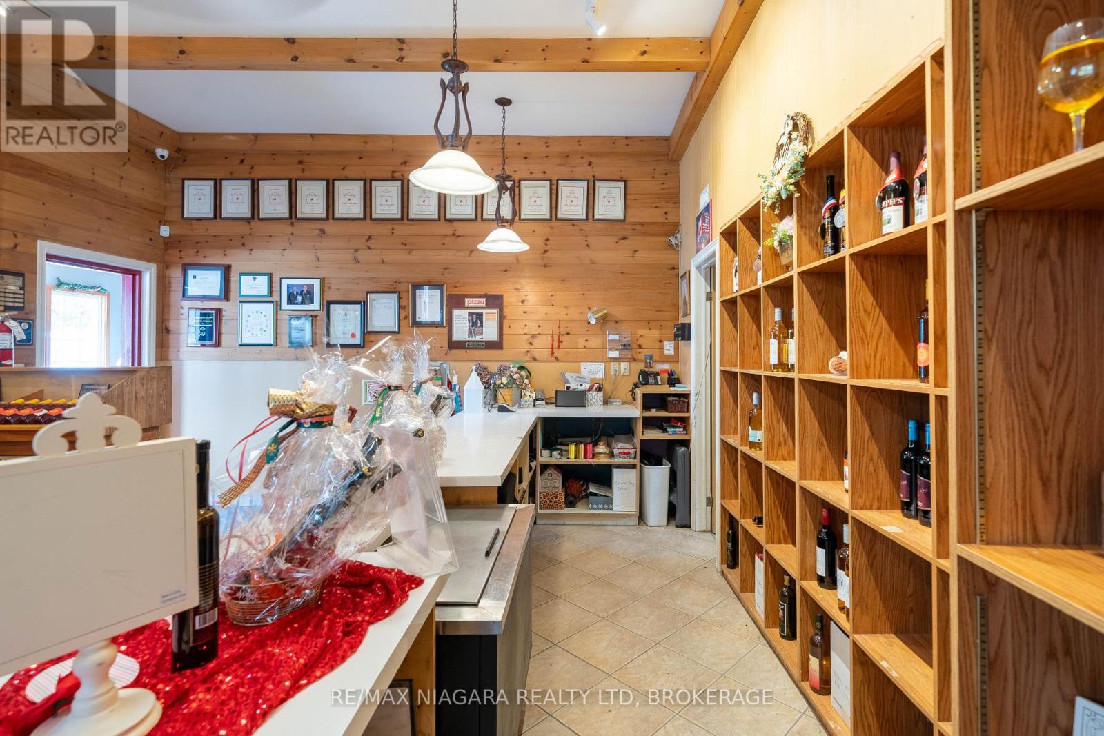 1811 Niagara Stone Road, Niagara-On-The-Lake, Ontario  L0S 1J0 - Photo 16 - X12785990