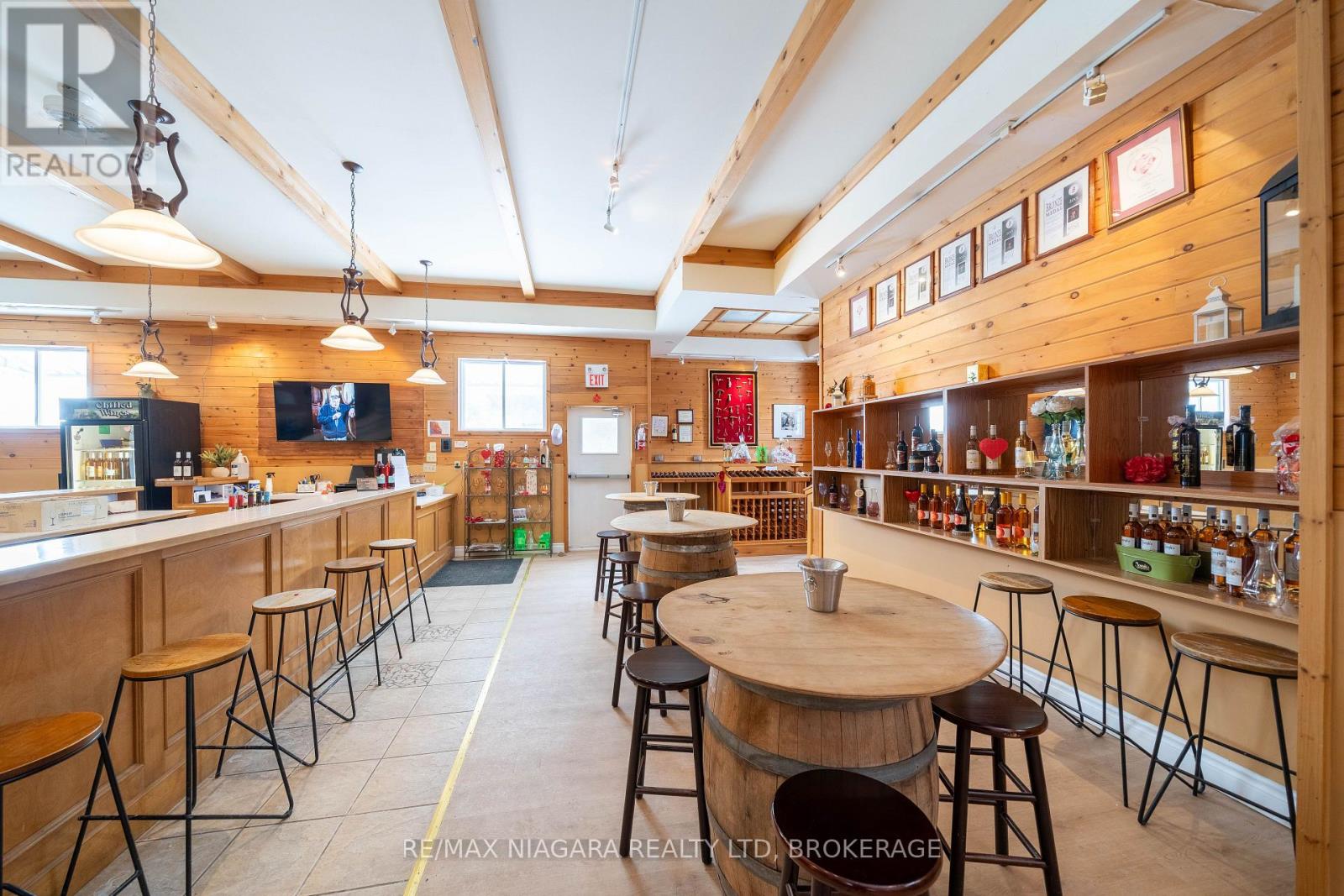 1811 Niagara Stone Road, Niagara-On-The-Lake, Ontario  L0S 1J0 - Photo 19 - X12785990