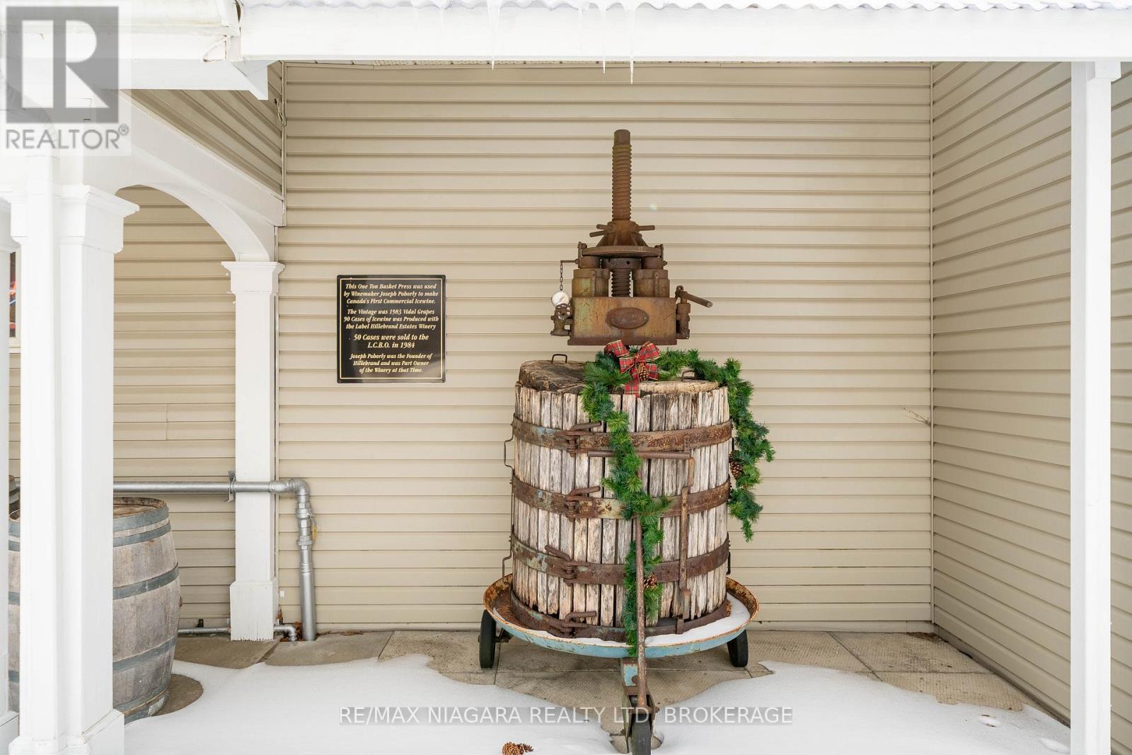 1811 Niagara Stone Road, Niagara-On-The-Lake, Ontario  L0S 1J0 - Photo 4 - X12785990