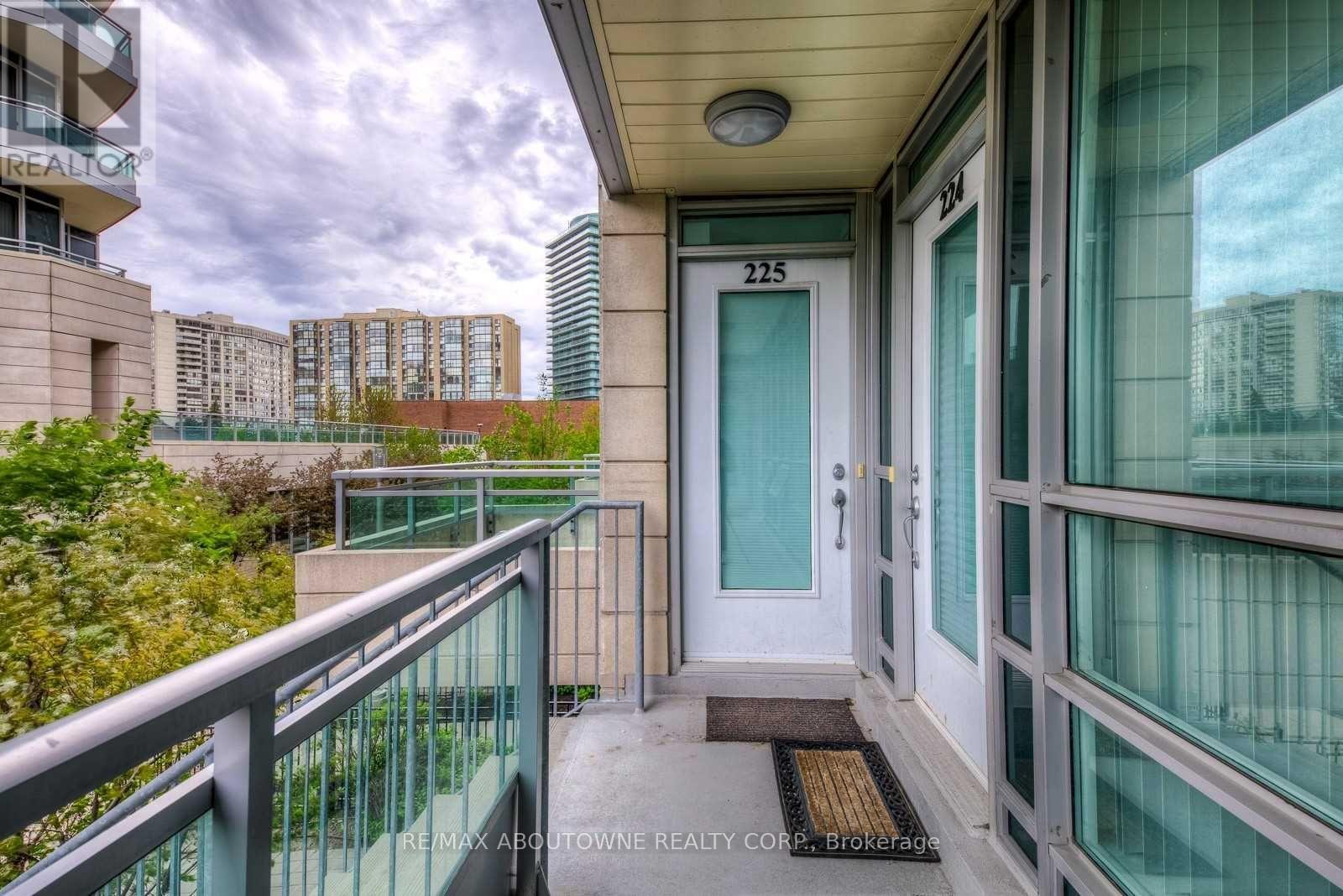 225 - 31 Olive Avenue, Toronto, Ontario  M2N 4N4 - Photo 3 - C12785924