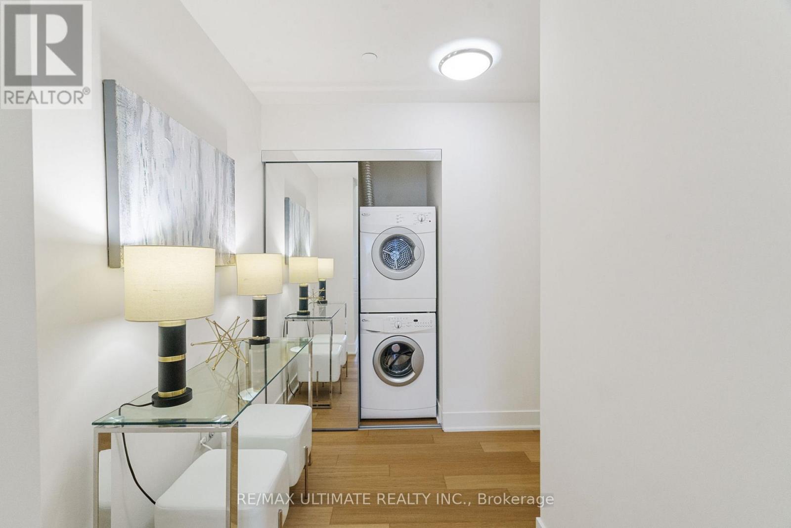 802 - 30 Roehampton Avenue, Toronto, Ontario  M4P 0B9 - Photo 2 - C12785948