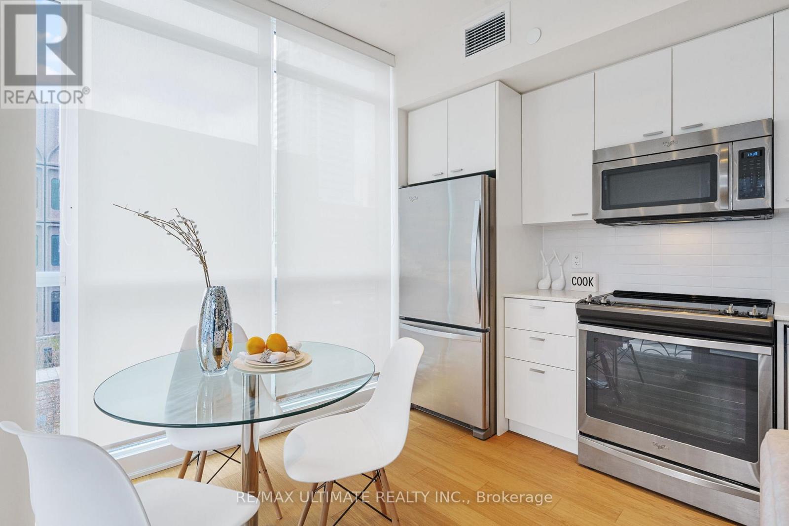 802 - 30 Roehampton Avenue, Toronto, Ontario  M4P 0B9 - Photo 9 - C12785948