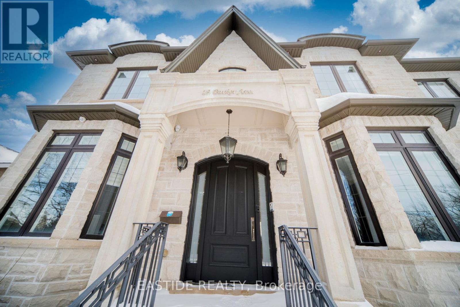 19 Parker Avenue, Richmond Hill, Ontario  L4E 2X3 - Photo 2 - N12785926