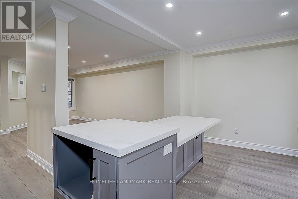 6922 Yarrow Avenue, Mississauga, Ontario  L5N 6Z9 - Photo 13 - W12785928