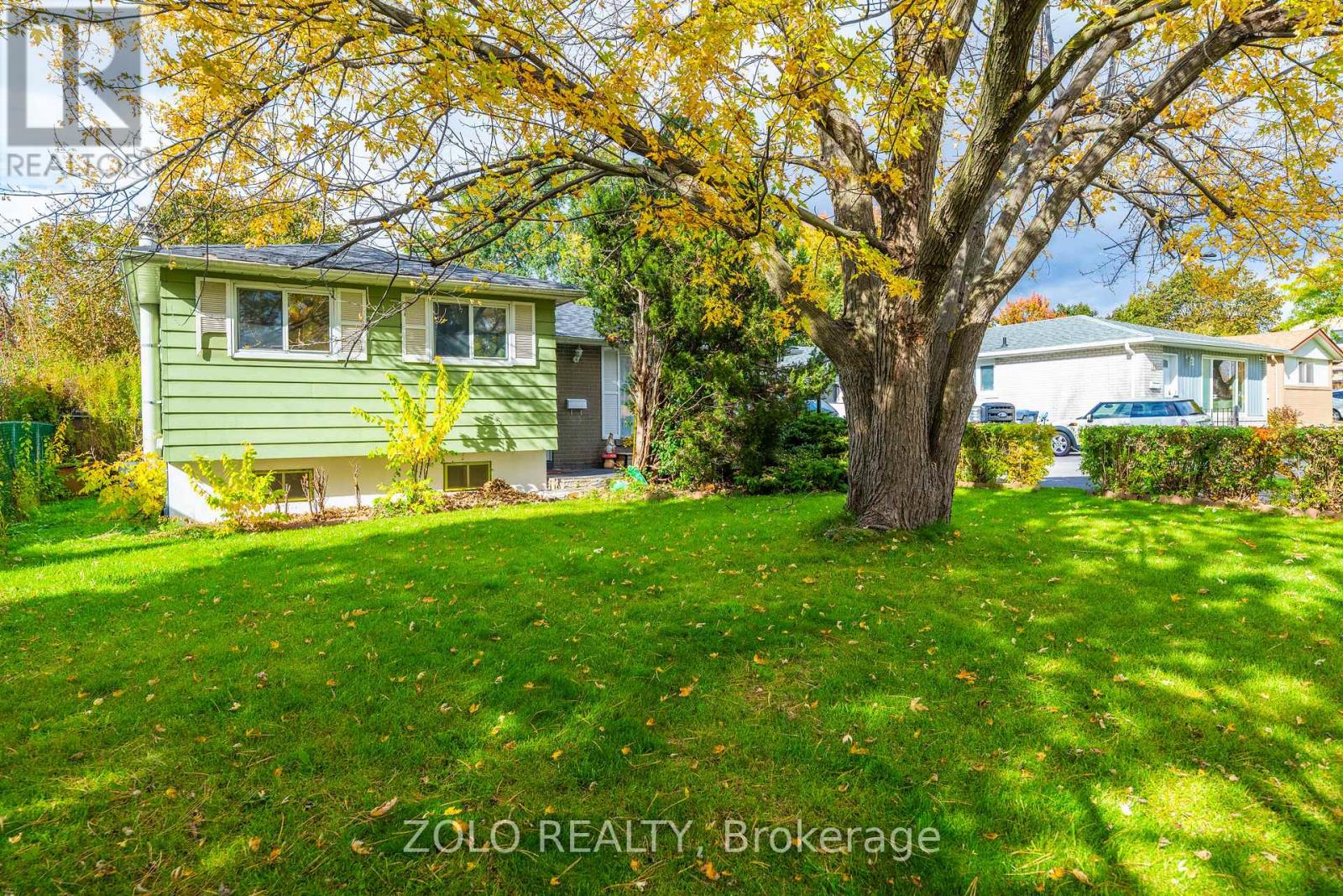 129 Folkstone Crescent, Brampton, Ontario  L6T 3M6 - Photo 2 - W12785960