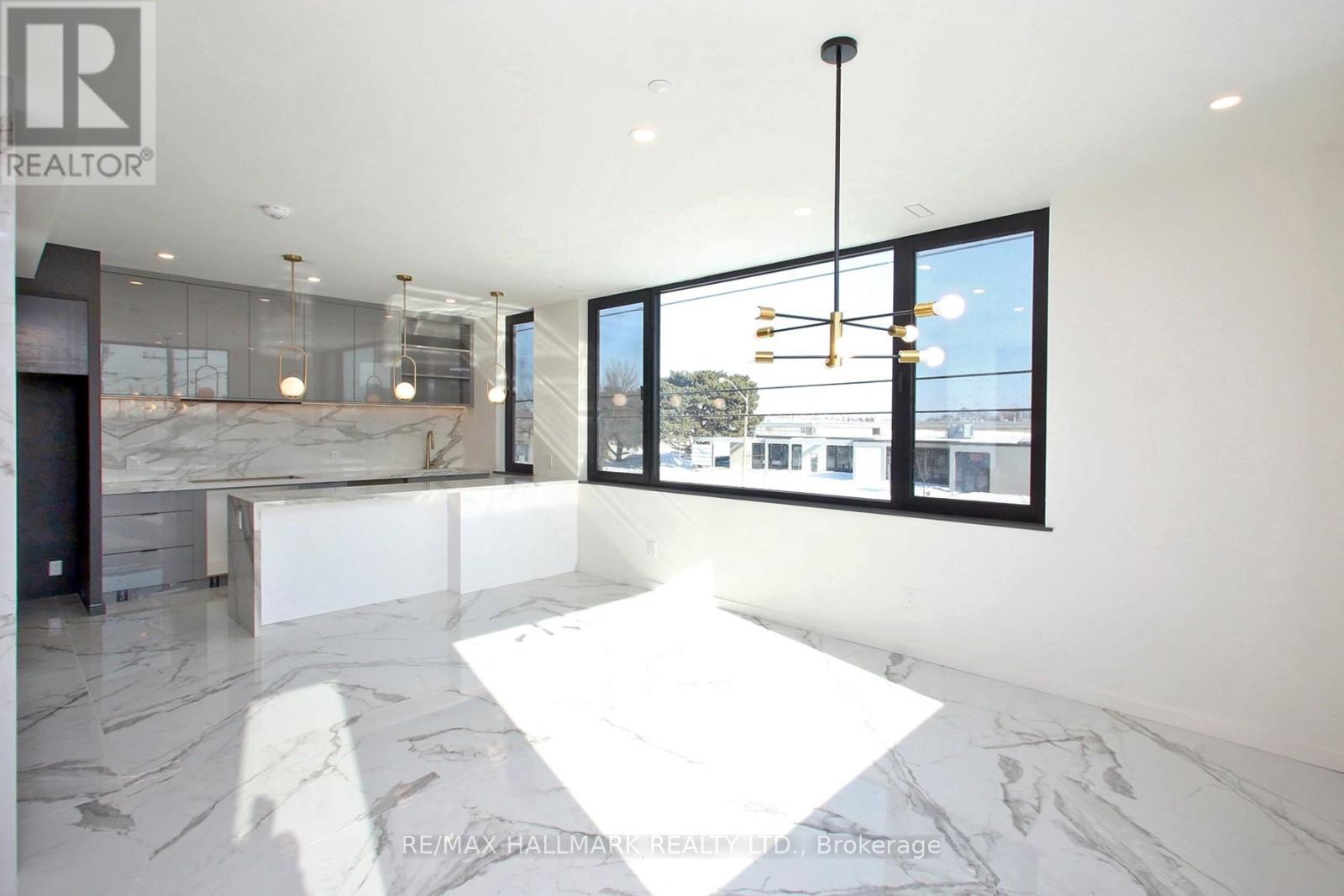 2 Owen Drive, Toronto, Ontario  M8W 1W7 - Photo 11 - W12785966