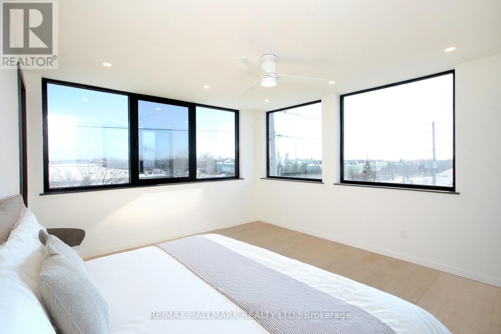 2 Owen Drive, Toronto, Ontario  M8W 1W7 - Photo 18 - W12785966