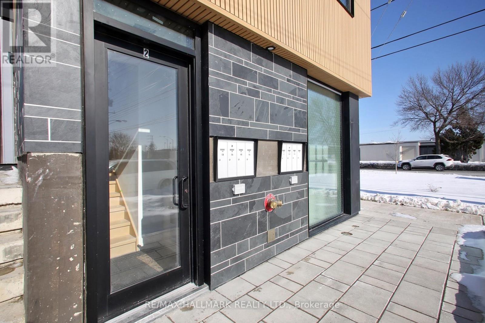 2 Owen Drive, Toronto, Ontario  M8W 1W7 - Photo 2 - W12785966