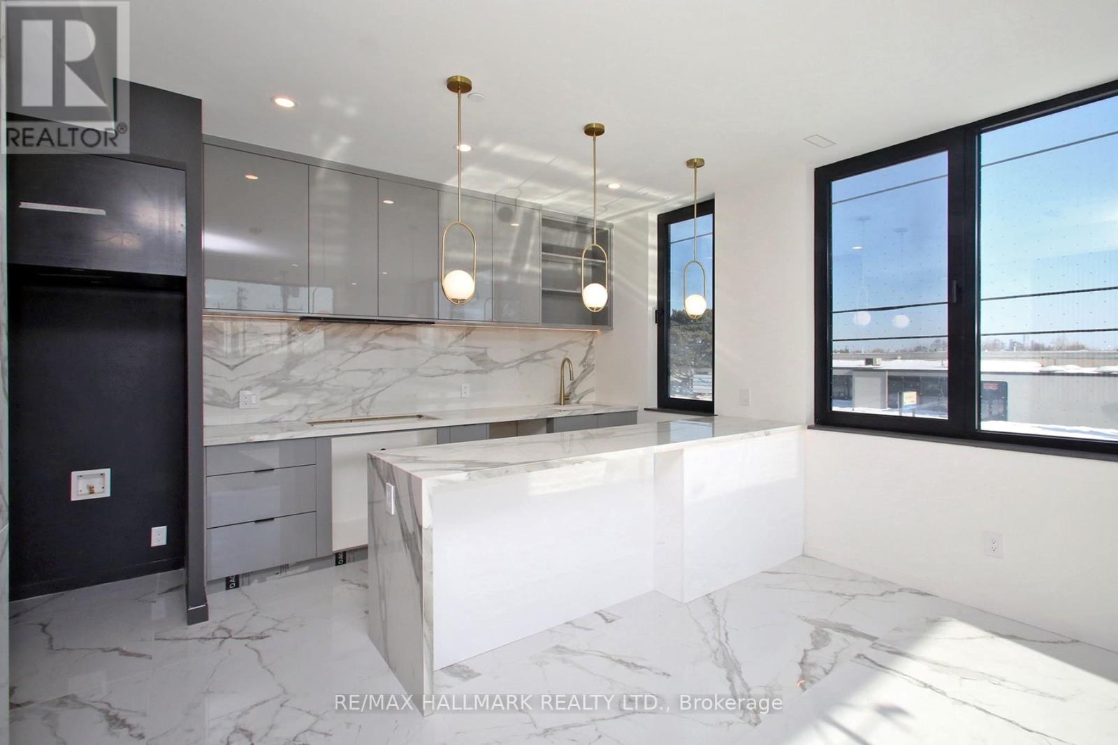 2 Owen Drive, Toronto, Ontario  M8W 1W7 - Photo 5 - W12785966