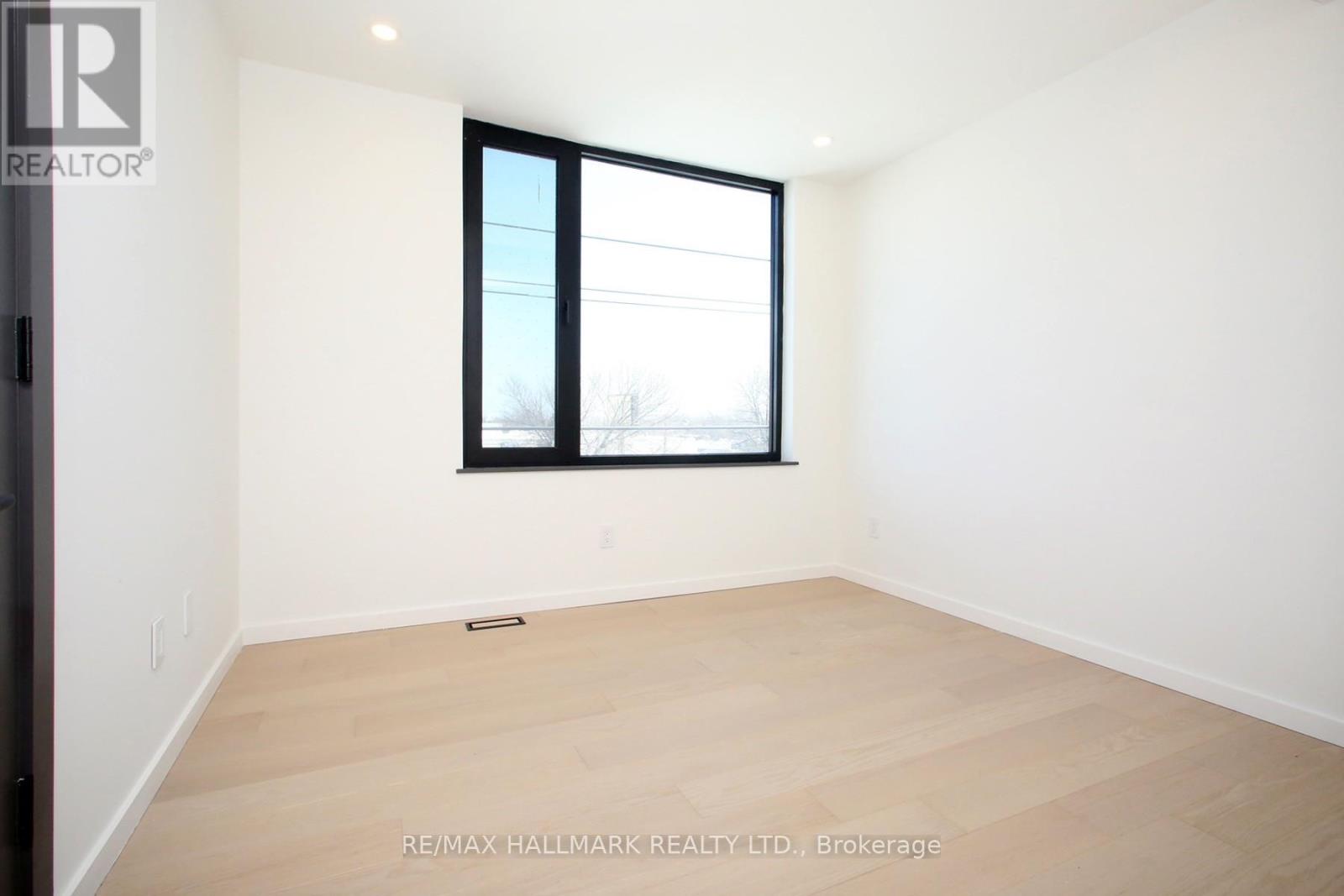 204 Browns Line Drive, Toronto, Ontario  M8W 3T4 - Photo 17 - W12785968