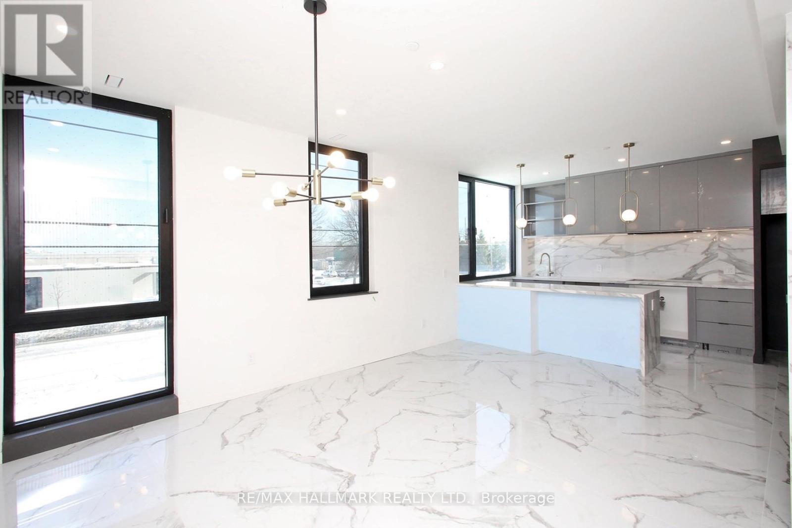 204 Browns Line Drive, Toronto, Ontario  M8W 3T4 - Photo 4 - W12785968