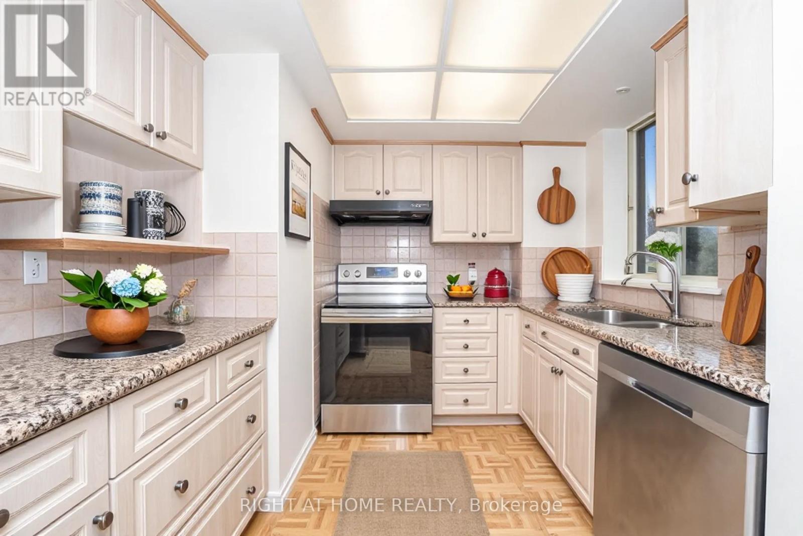 208 - 1360 Rathburn Road E, Mississauga, Ontario  L4W 4H4 - Photo 40 - W12785994