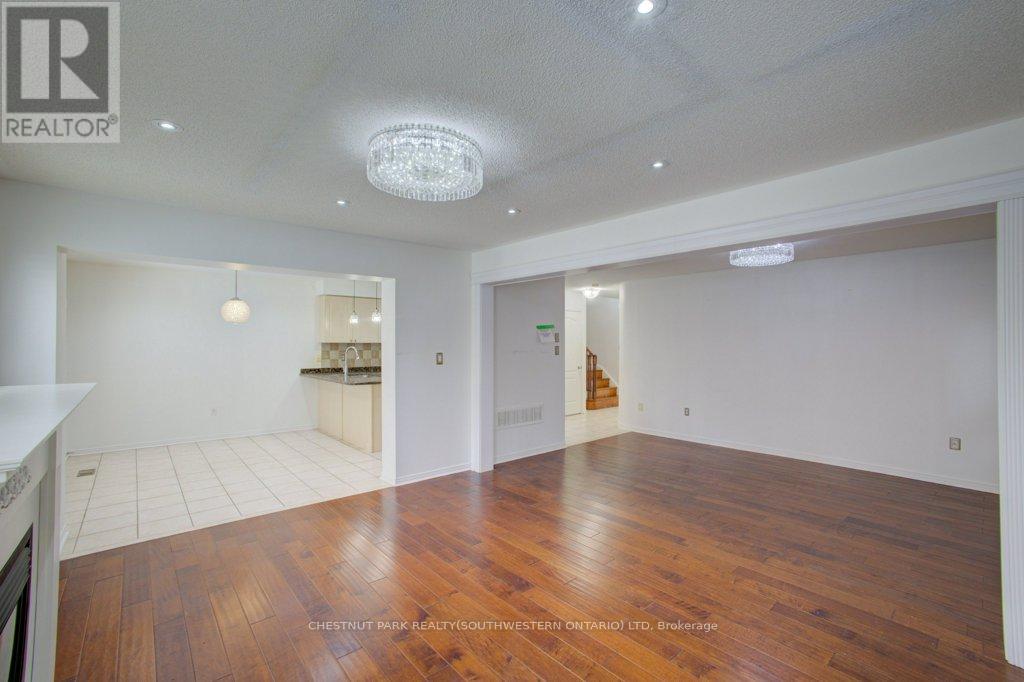 8 Waterdale Road, Brampton, Ontario  L7A 1S7 - Photo 12 - W12785998