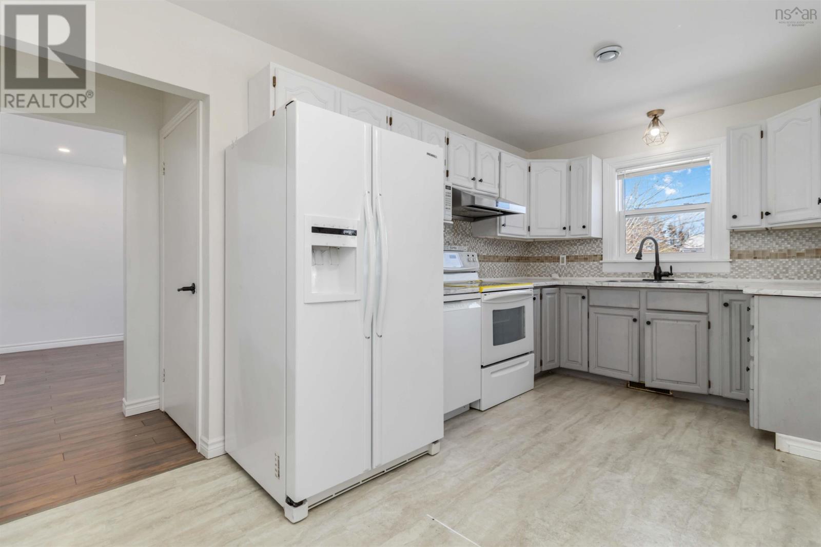 24 Laurie Drive, Lower Sackville, Nova Scotia  B4E 1G2 - Photo 12 - 202602687