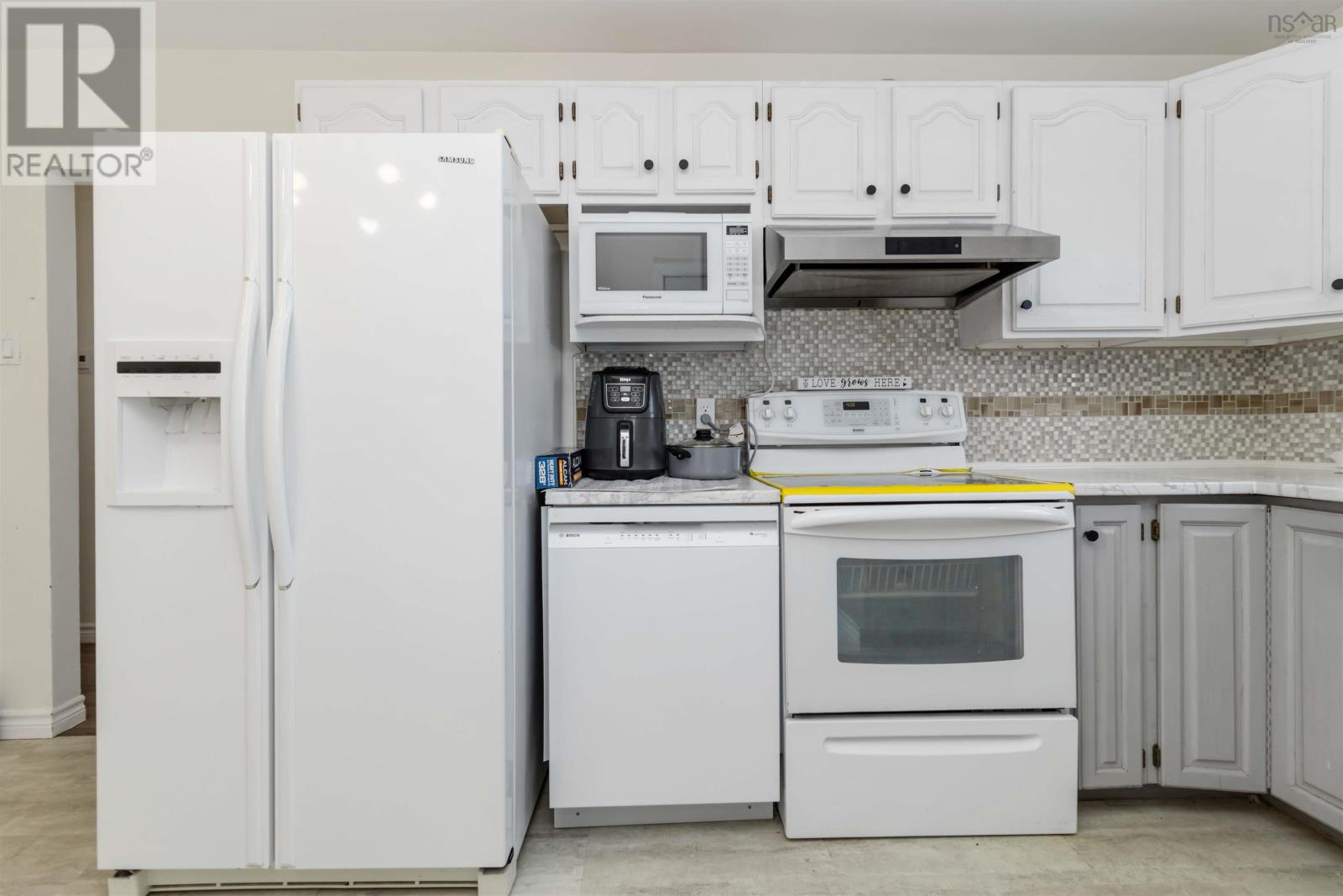 24 Laurie Drive, Lower Sackville, Nova Scotia  B4E 1G2 - Photo 13 - 202602687