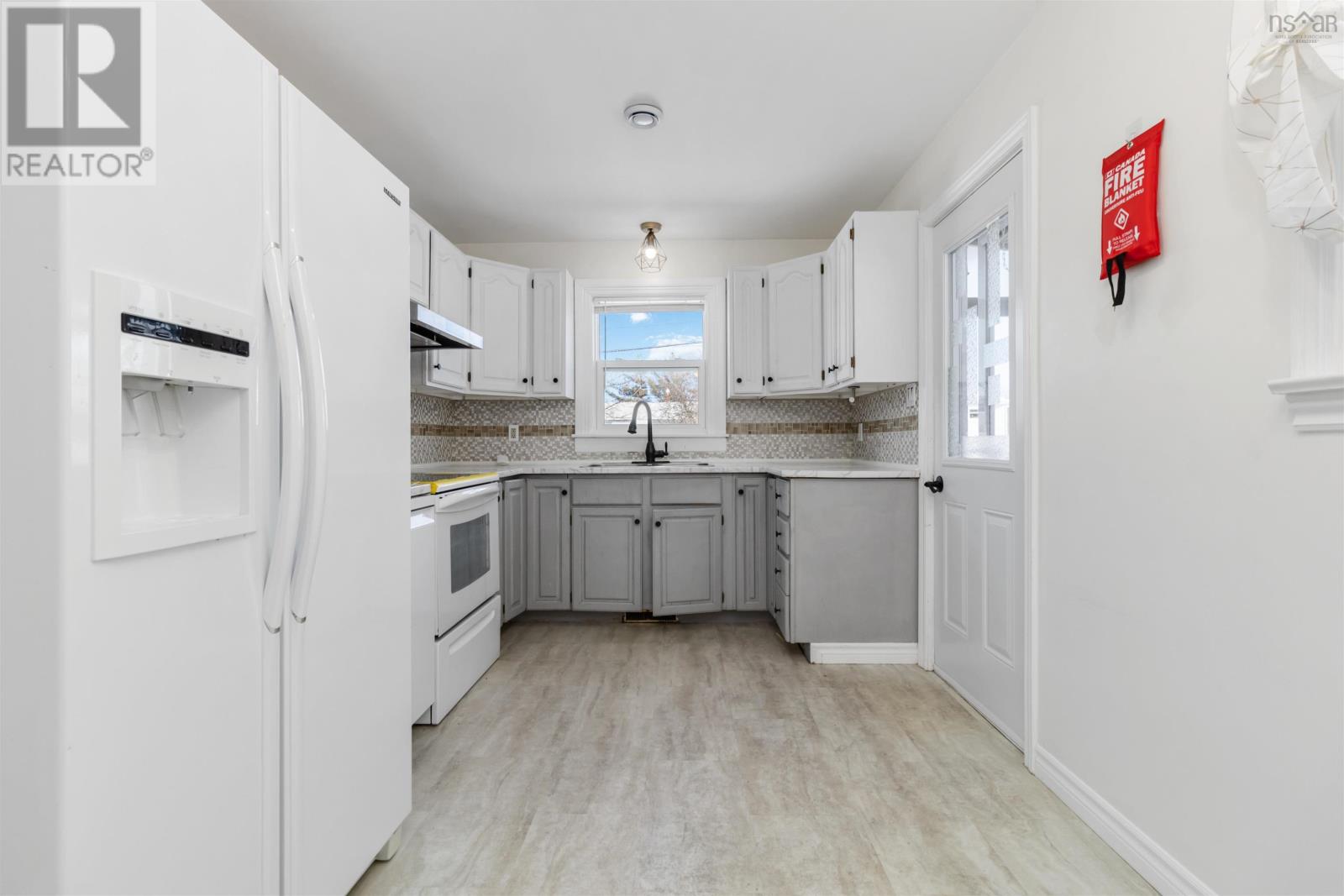 24 Laurie Drive, Lower Sackville, Nova Scotia  B4E 1G2 - Photo 11 - 202602687