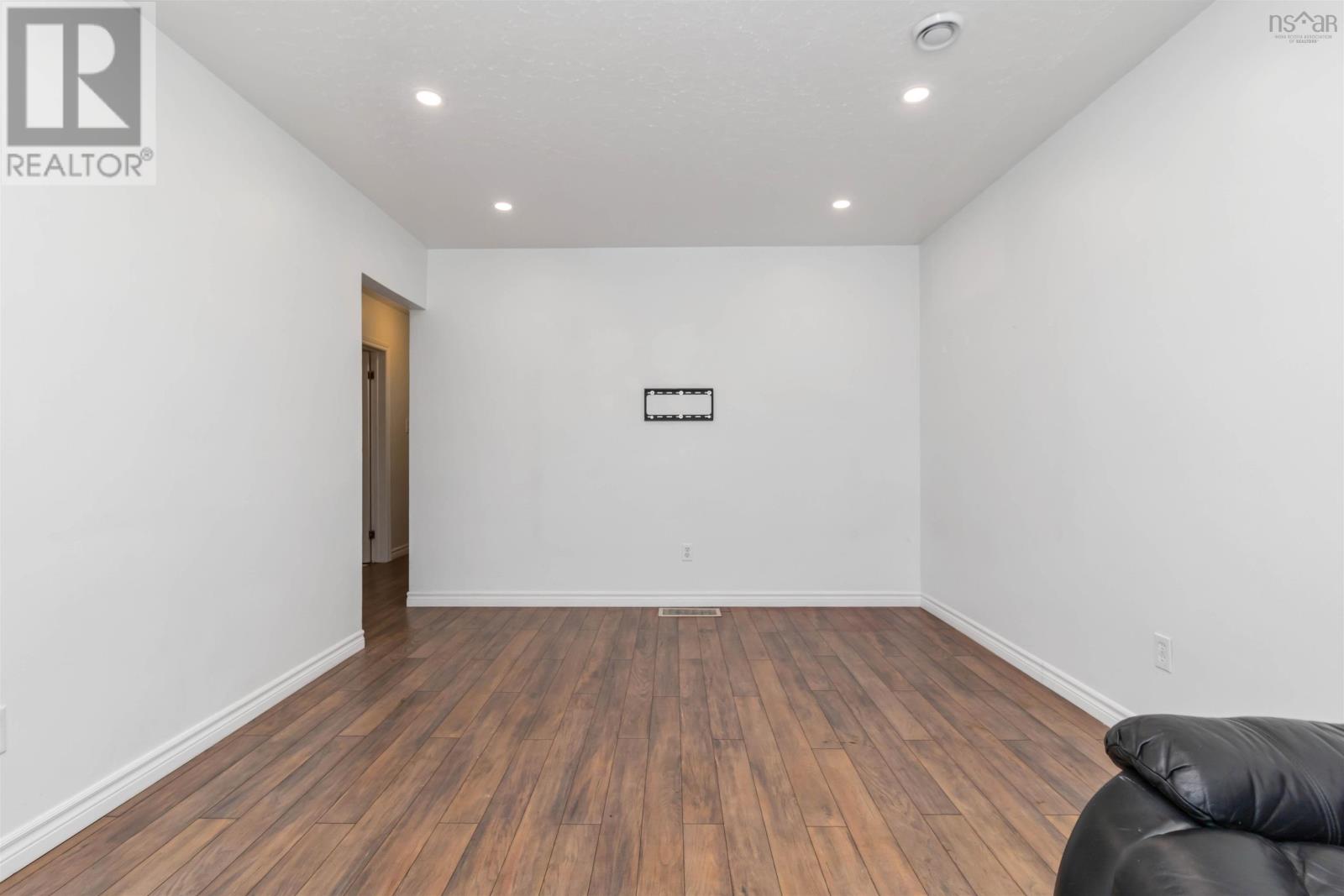 24 Laurie Drive, Lower Sackville, Nova Scotia  B4E 1G2 - Photo 8 - 202602687