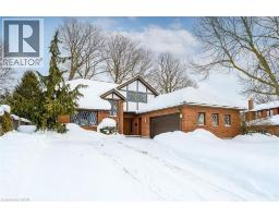 33 WALNUT Drive, Guelph, Ontario