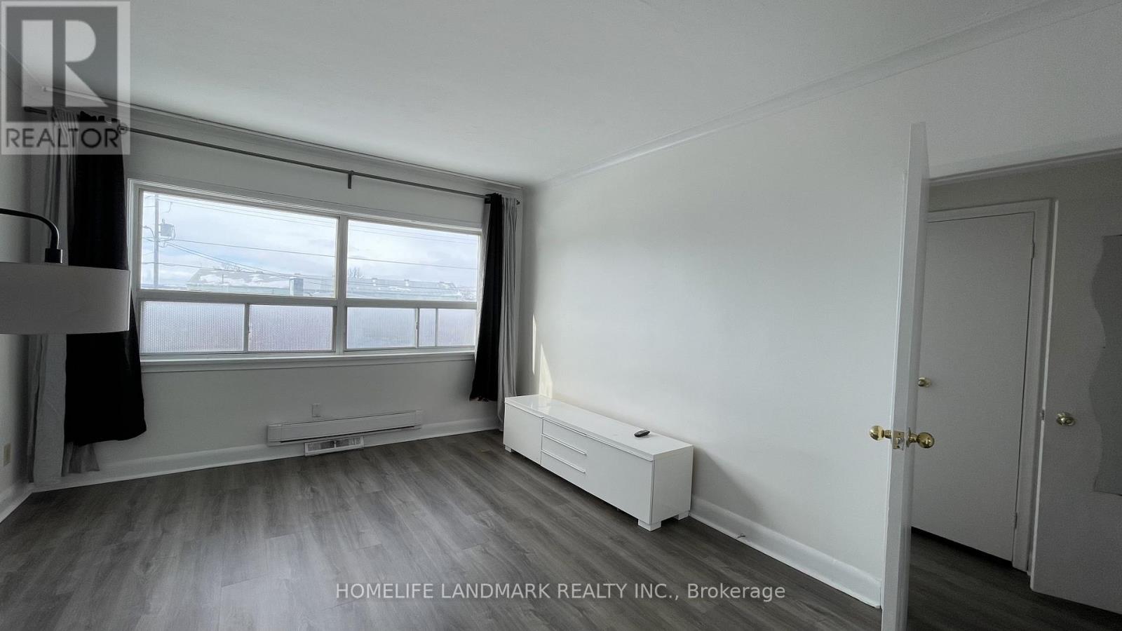 289 THE QUEENSWAY AVENUE S, Georgina, Ontario