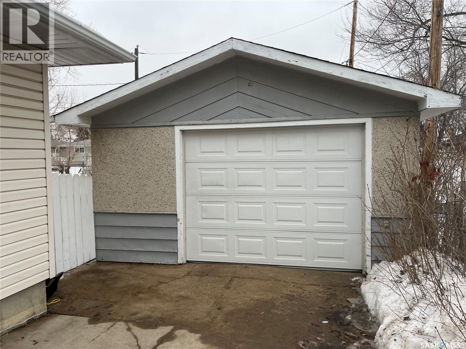 44 Mccusker Avenue, Regina, Saskatchewan  S4R 4L6 - Photo 3 - SK028388