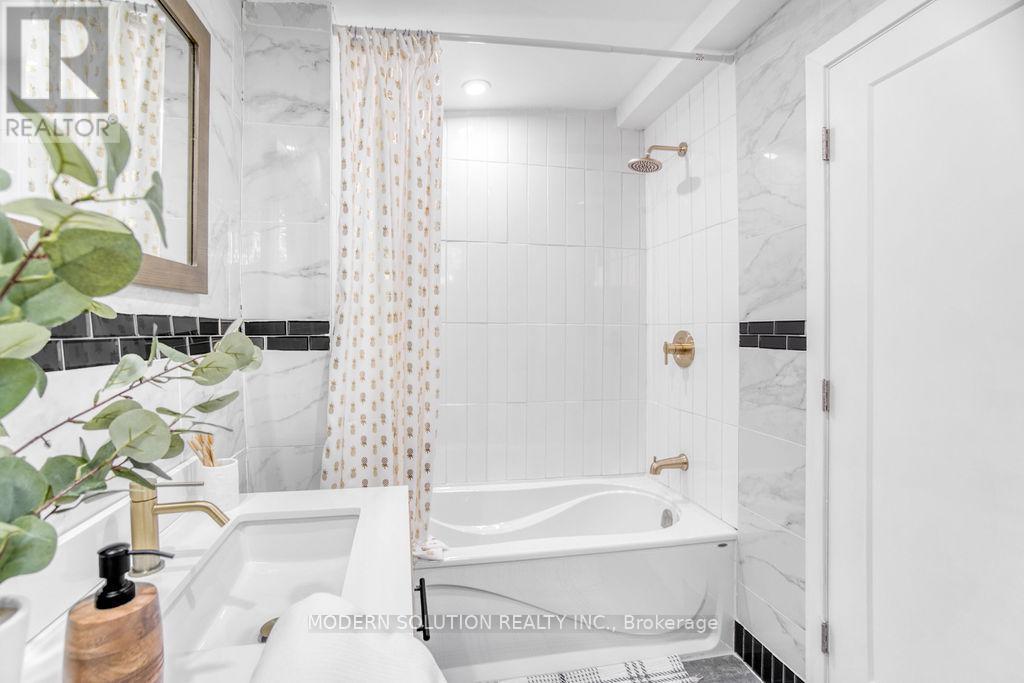 43 Harmony Avenue, Toronto, Ontario  M1K 3L6 - Photo 19 - E12786026