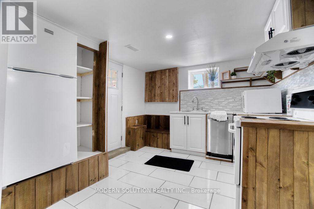 43 Harmony Avenue, Toronto, Ontario  M1K 3L6 - Photo 4 - E12786042