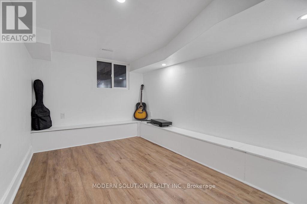 43 Harmony Avenue, Toronto, Ontario  M1K 3L6 - Photo 9 - E12786042