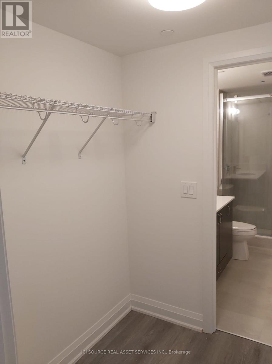 209 - 58 Lakeside Terrace, Barrie (Little Lake), Ontario  L4M 0L5 - Photo 5 - S12786016