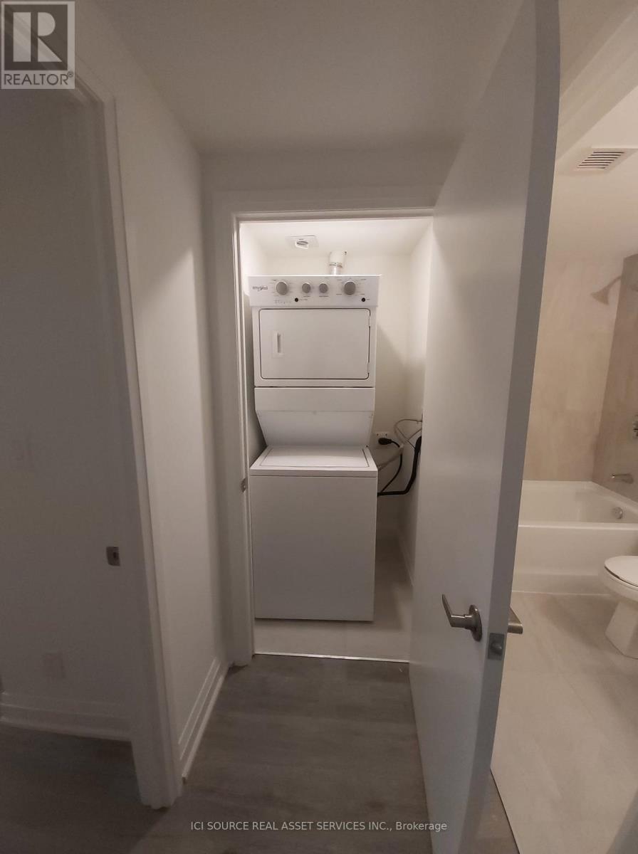 209 - 58 Lakeside Terrace, Barrie (Little Lake), Ontario  L4M 0L5 - Photo 9 - S12786016