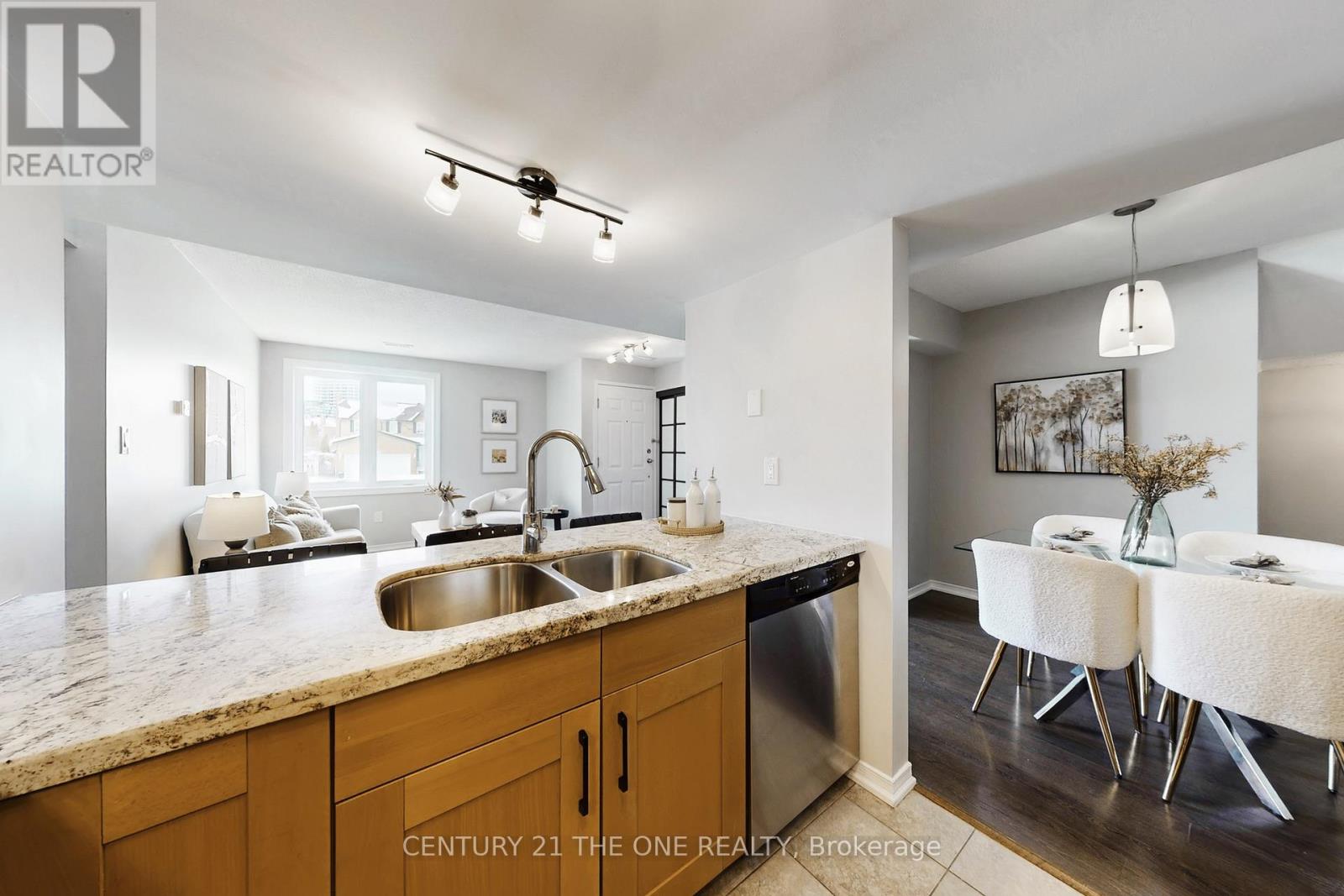 1004 - 75 Weldrick Road E, Richmond Hill, Ontario  L4C 0H9 - Photo 13 - N12778168