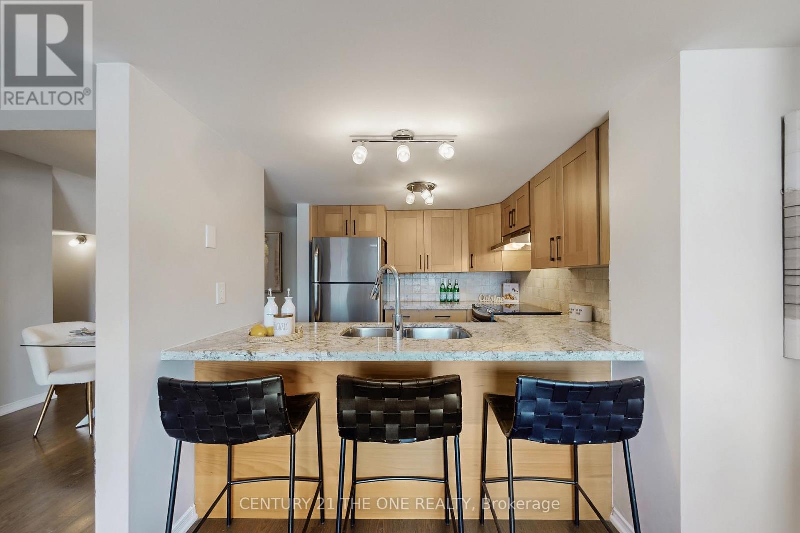 1004 - 75 Weldrick Road E, Richmond Hill, Ontario  L4C 0H9 - Photo 8 - N12778168