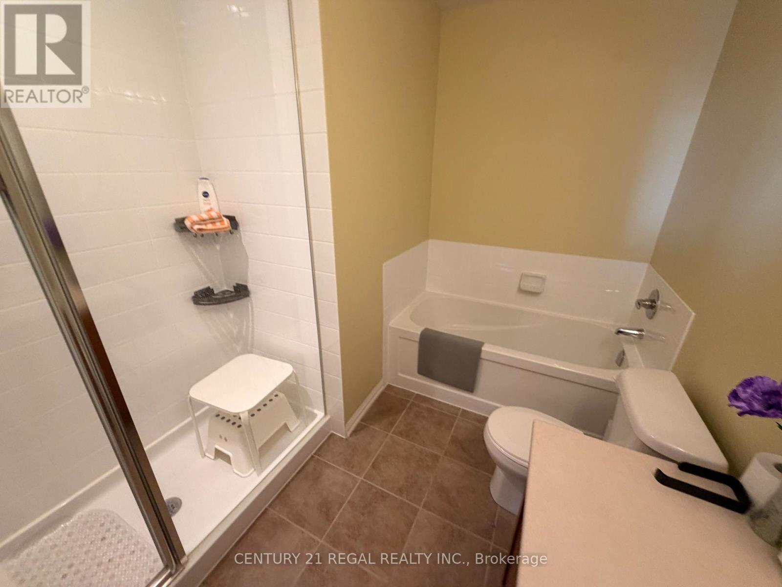 8 - 36 Walter Dove Court E, Aurora (Bayview Wellington), Ontario  L4G 0S8 - Photo 10 - N12780772