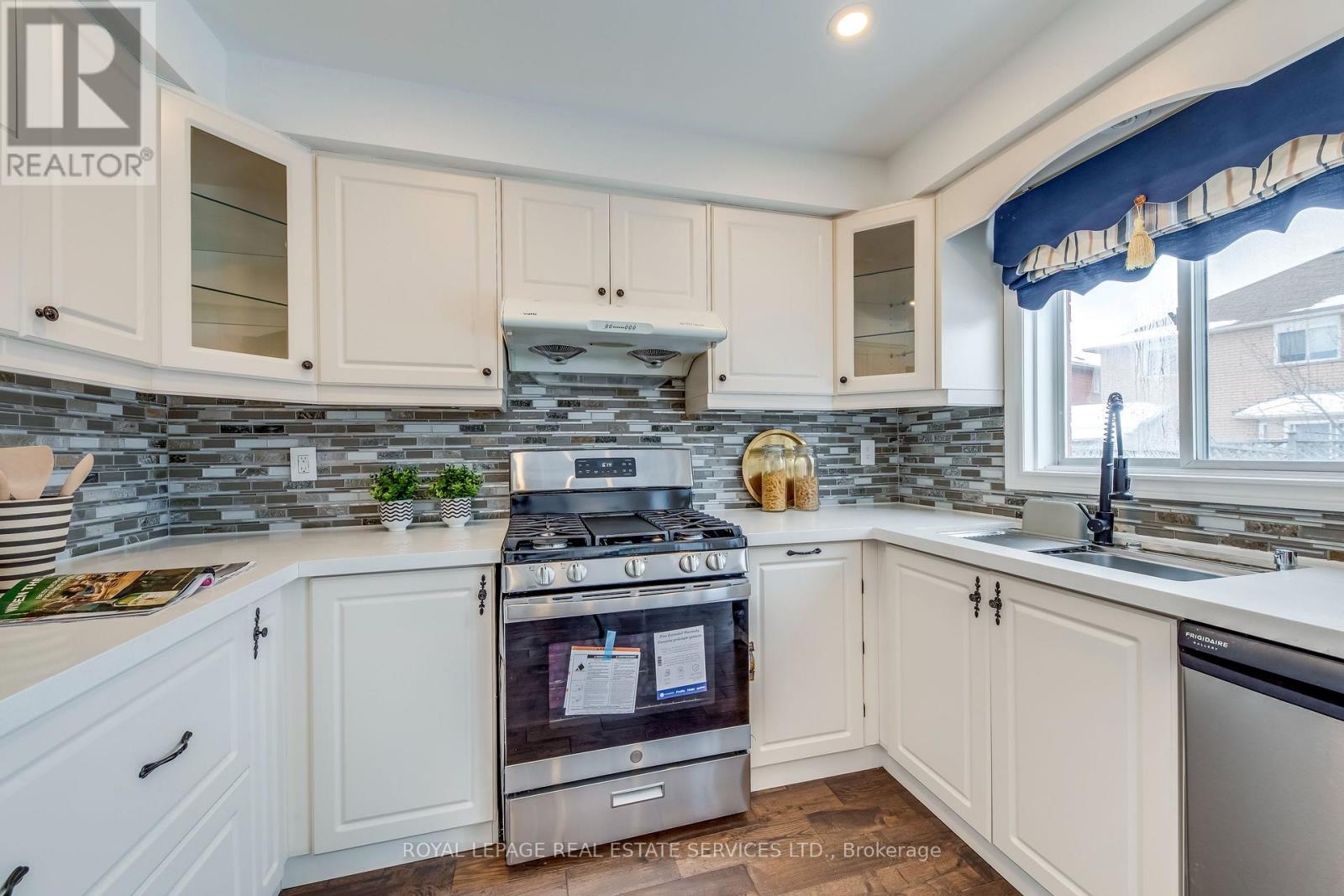 1452 Rimon Street, Mississauga, Ontario  L5V 1T7 - Photo 9 - W12786022