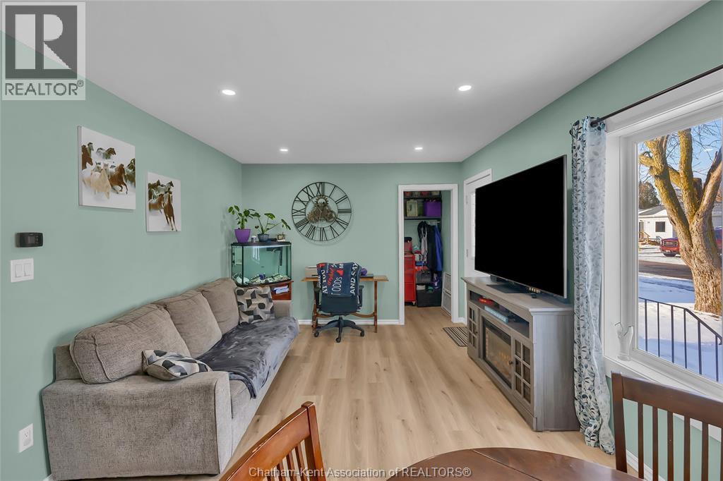 24 Regent Street, Blenheim, Ontario  N0P 1A0 - Photo 6 - 26000145