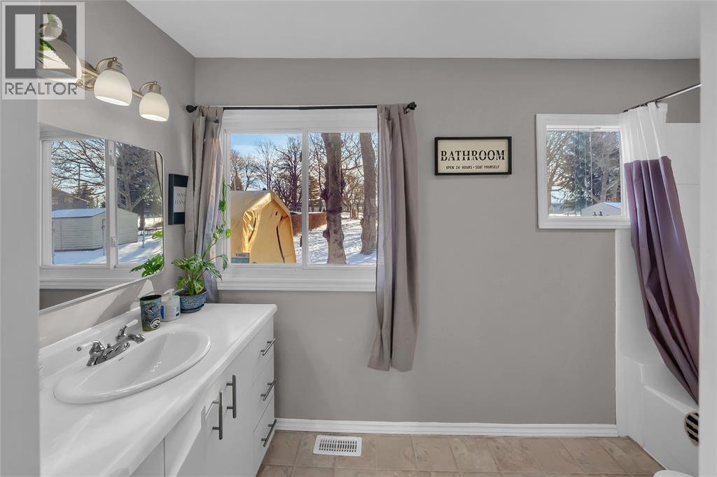 24 Regent Street, Blenheim, Ontario  N0P 1A0 - Photo 20 - 26000145