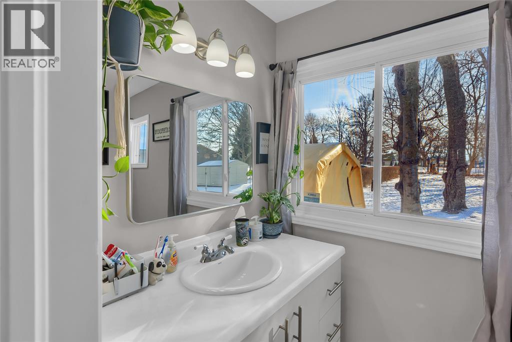 24 Regent Street, Blenheim, Ontario  N0P 1A0 - Photo 21 - 26000145