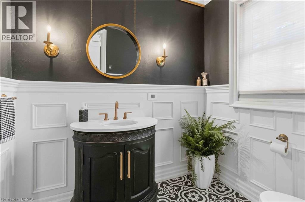 8 Tutela Heights Road, Brantford, Ontario  N3T 1A1 - Photo 4 - 40793911