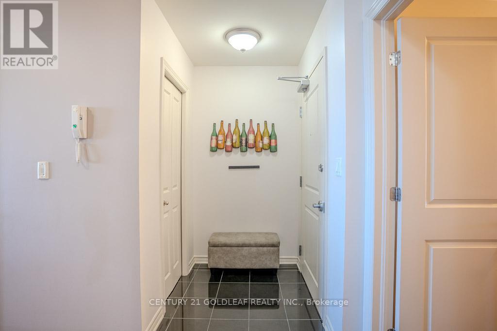 7 - 20 Prestige Circle, Ottawa, Ontario  K4A 0W9 - Photo 2 - X12786068