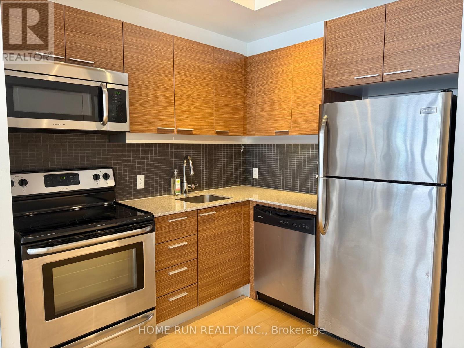 210 - 354 Gladstone Avenue, Ottawa, Ontario  K2P 0R4 - Photo 13 - X12649186