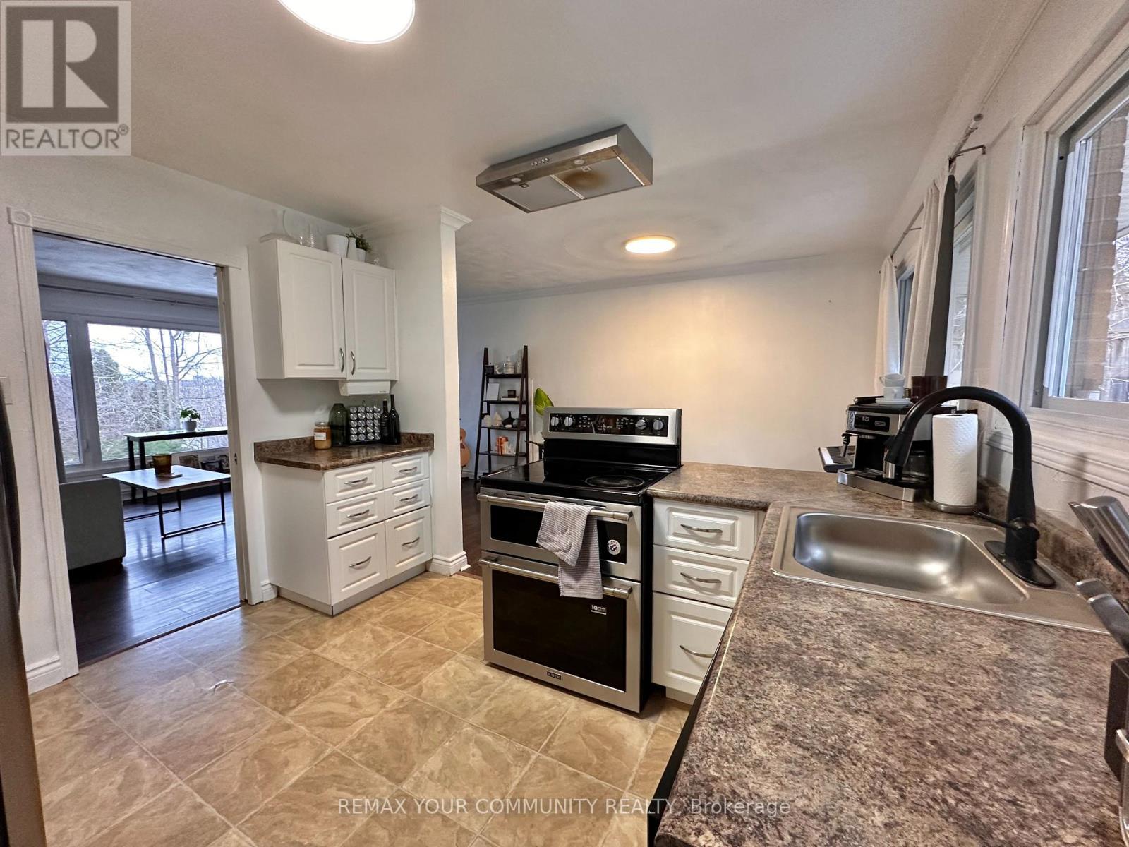 147 Grandview Street S, Oshawa (Donevan), Ontario  L1H 7C6 - Photo 12 - E12744392