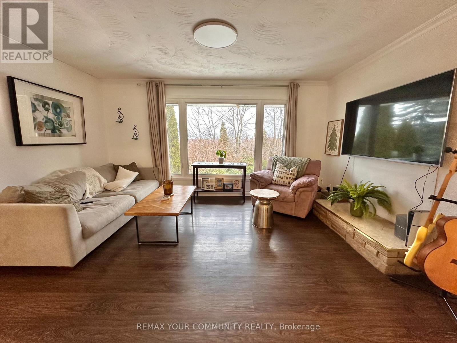 147 Grandview Street S, Oshawa (Donevan), Ontario  L1H 7C6 - Photo 5 - E12744392