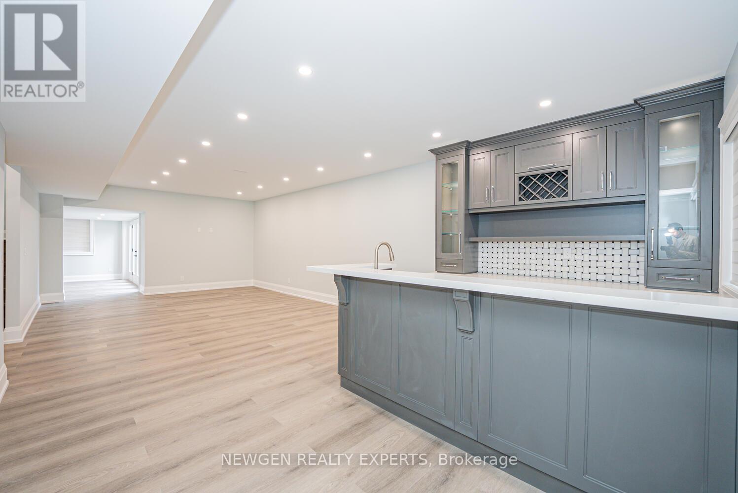 1510 Bridge Road, Oakville, Ontario  L6L 2E3 - Photo 37 - W12786072