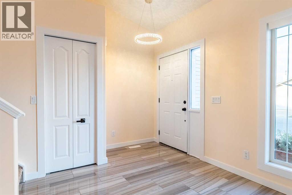 224 Highland Circle, Strathmore, Alberta  T1P 1V4 - Photo 3 - A2283175