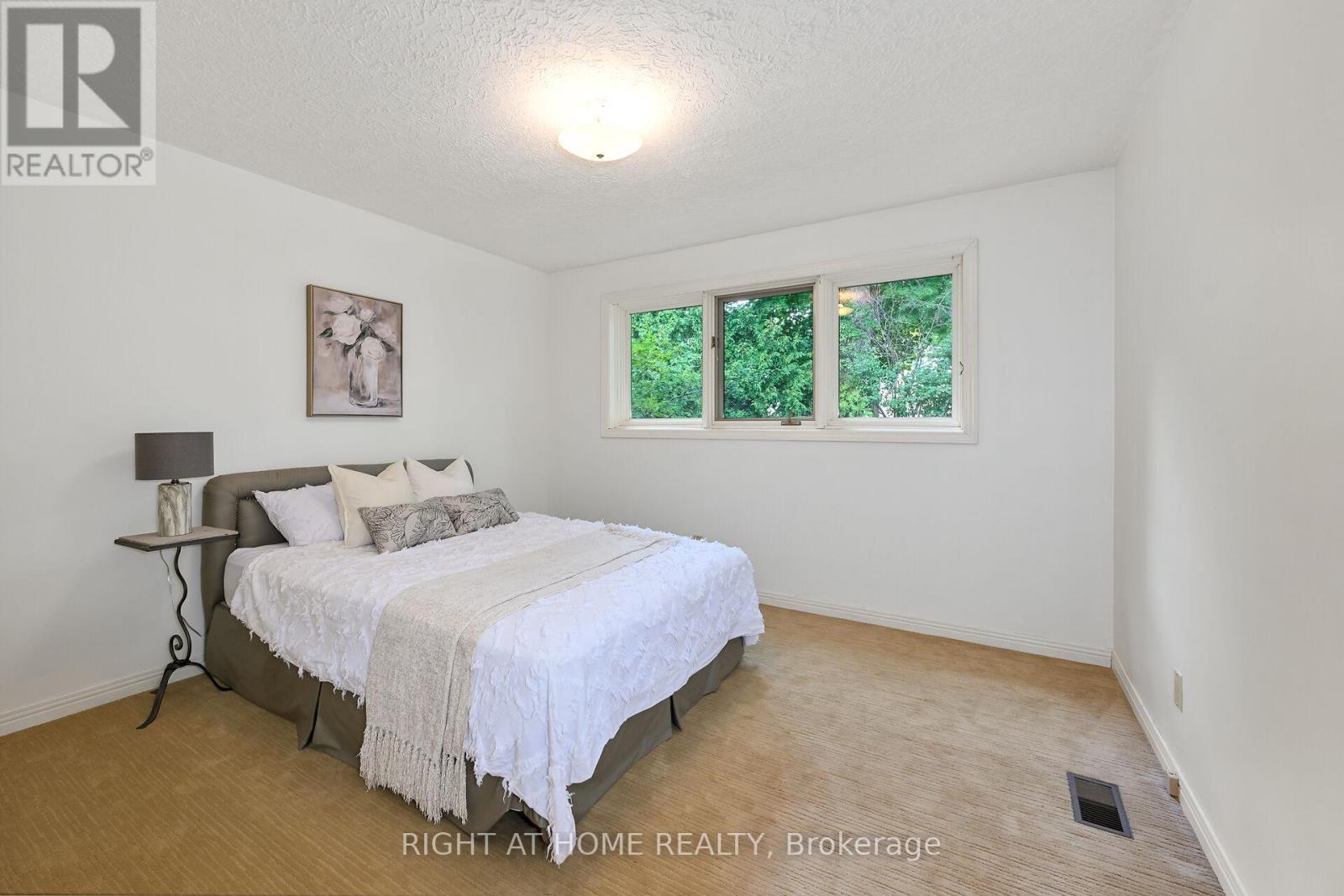 33 Walnut Drive, Guelph, Ontario  N1E 4B4 - Photo 31 - X12786082