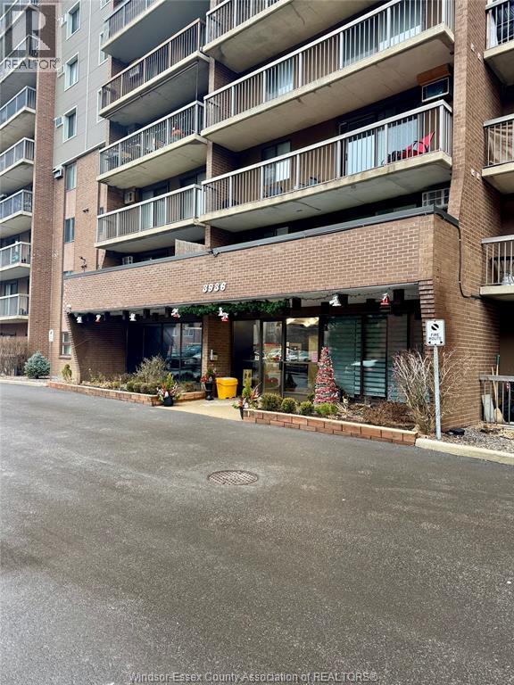 MLS# 26003187: 3936 WYANDOTTE STREET East Unit# 312, Windsor, Canada