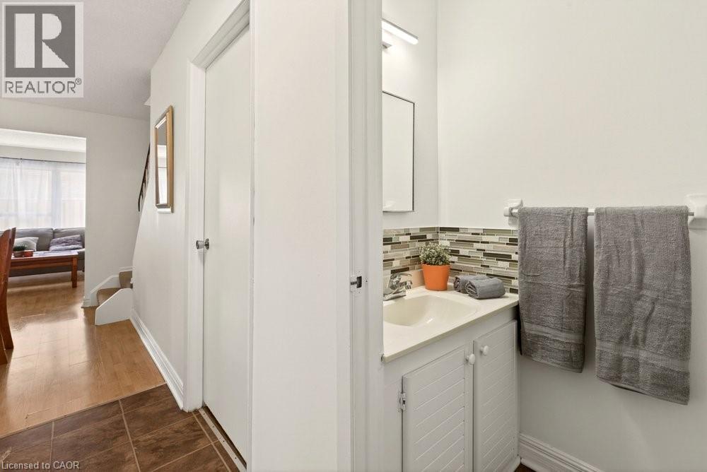 82 San Remo Drive, Hamilton, Ontario  L9C 5N6 - Photo 6 - 40804373