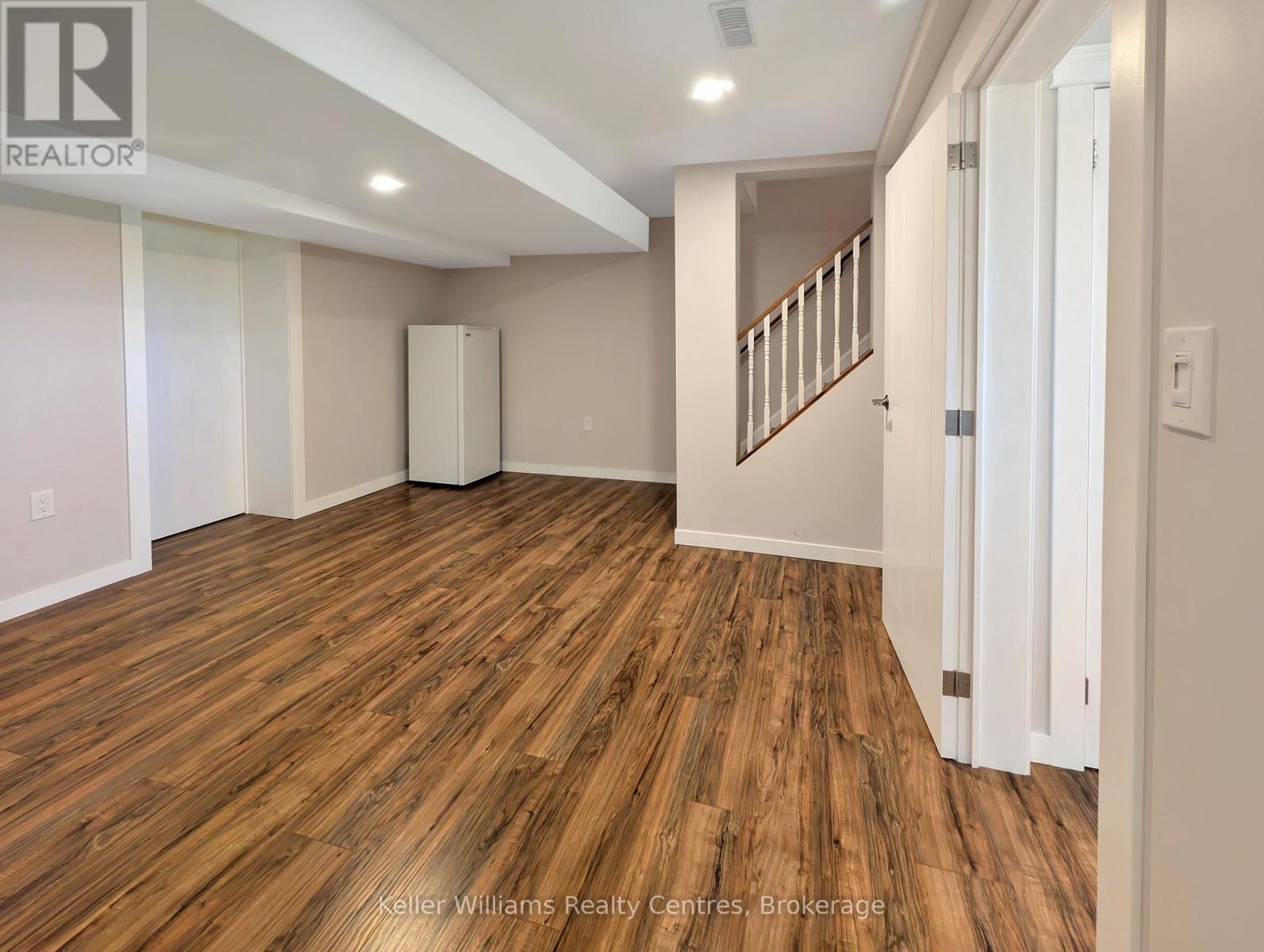 2219 County Rd 42, Clearview, Ontario  L0M 1S0 - Photo 40 - S12786134