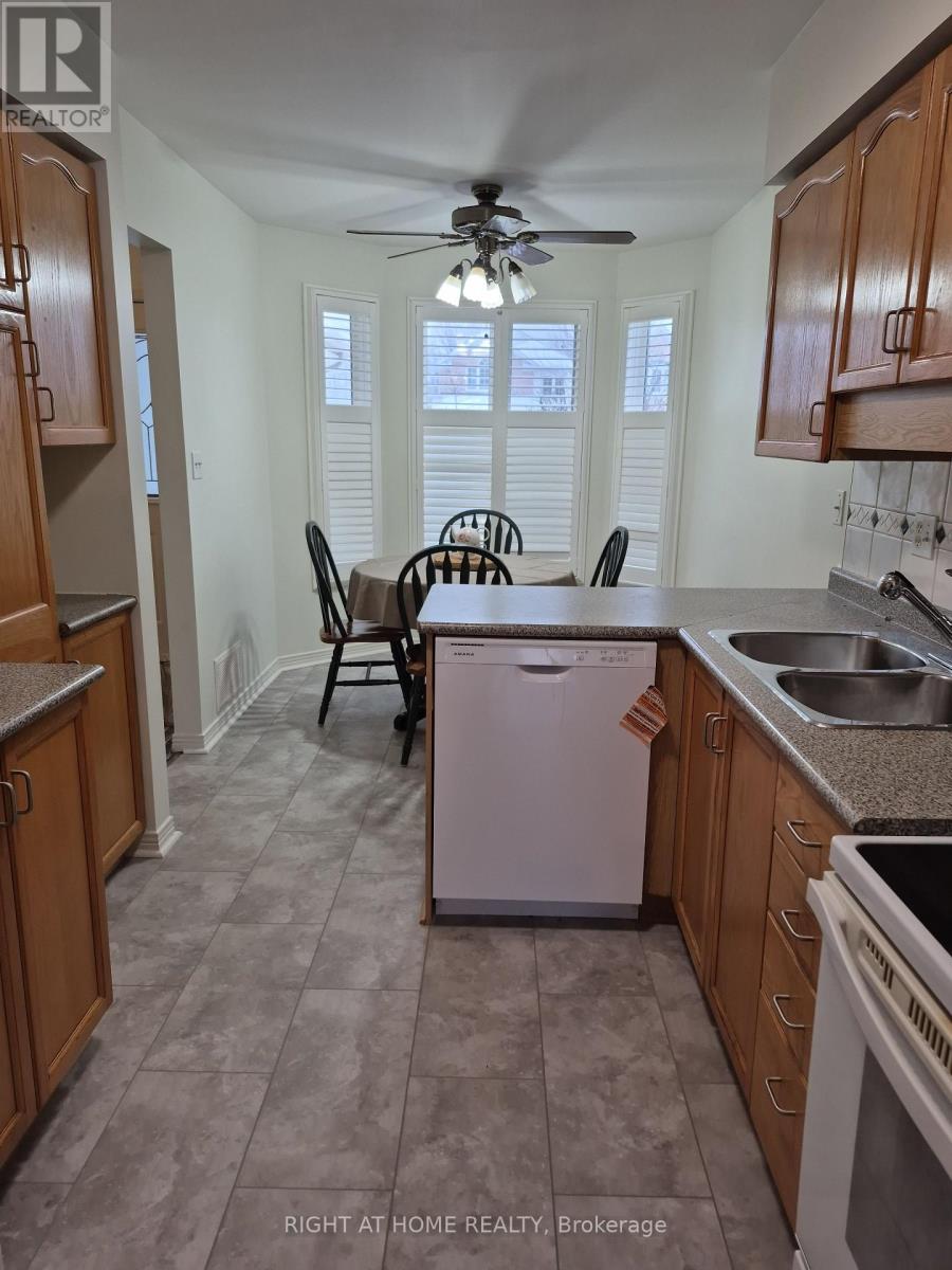 176 Avondale Drive, Clarington, Ontario  L1E 3A6 - Photo 4 - E12786166