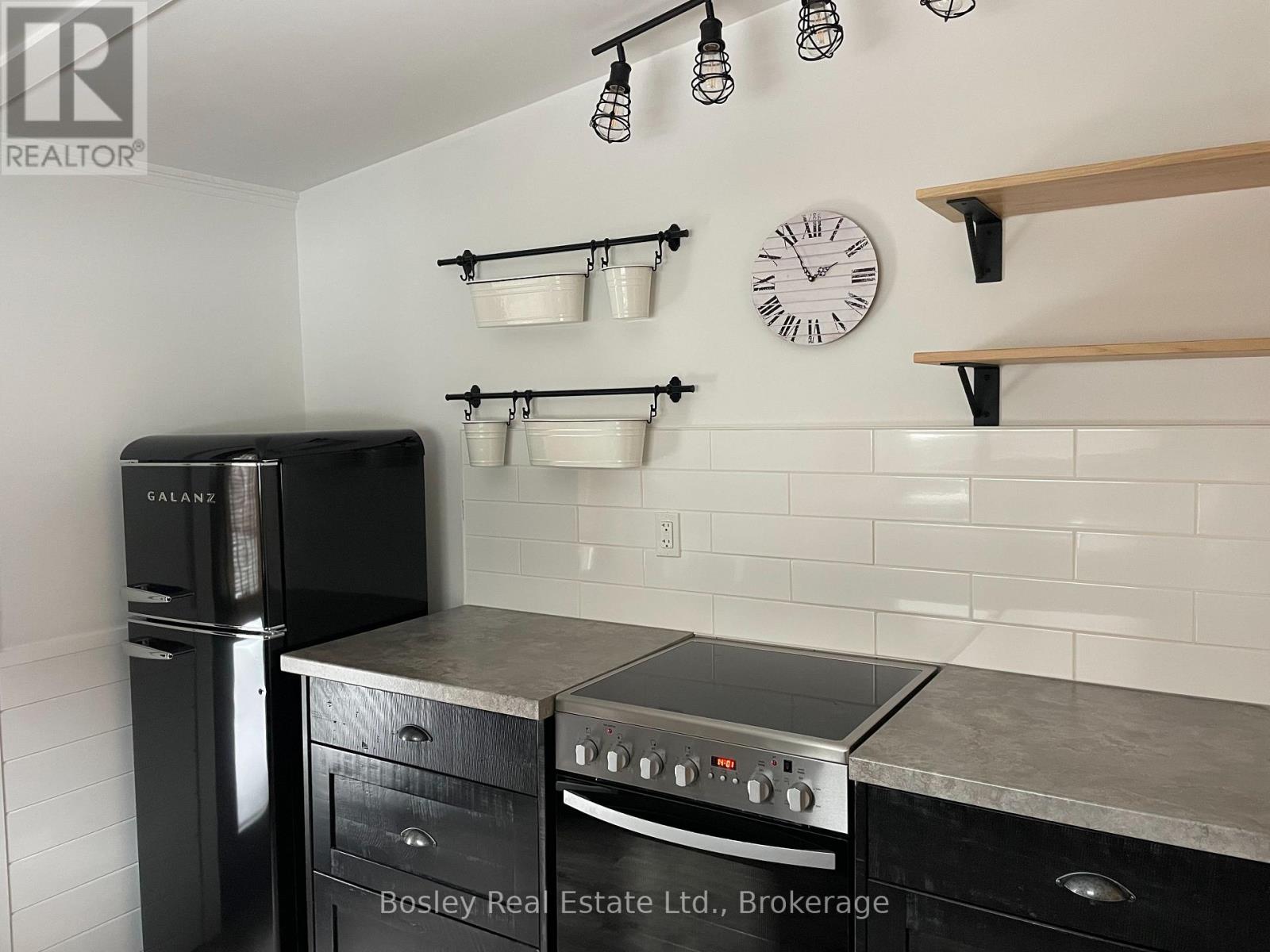 41 Bruce Street, Blue Mountains, Ontario  N0H 2P0 - Photo 11 - X12786150