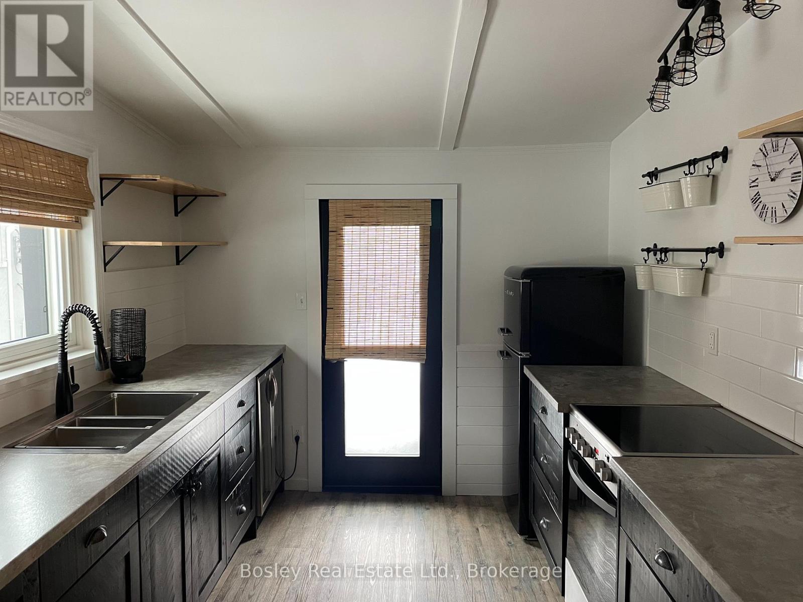 41 Bruce Street, Blue Mountains, Ontario  N0H 2P0 - Photo 12 - X12786150